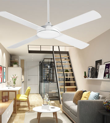 4 lame di compensato ventilatore di soffitto da 52 pollici con luce e telecomando
