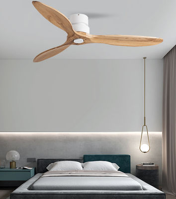 Ventilatore a soffitto moderno con lampada a tre lame