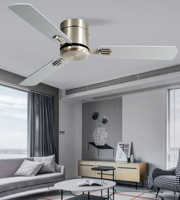 Ventilatore a soffitto di 52 pollici con ventilatore a soffitto a tre lame bianco chiaro